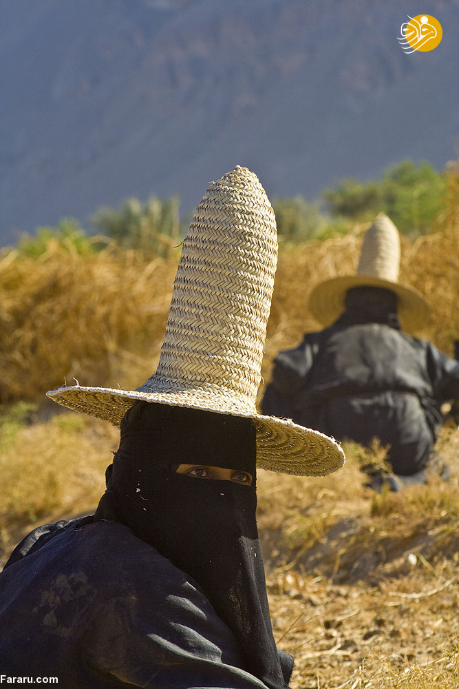 (تصاویر) زنان عجیب در بیابان‌های یمن