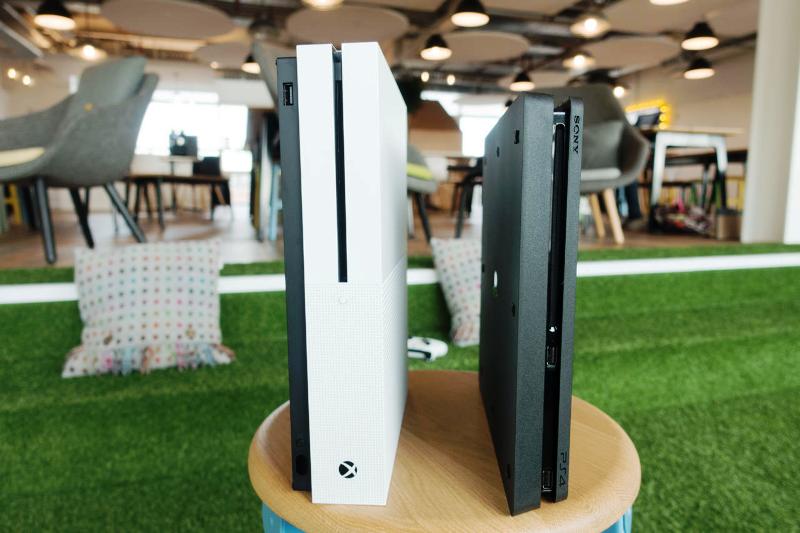 پنج دلیل برای برتری PS4 اسلیم بر Xbox One S پنج دلیل برای برتری PS4 اسلیم بر Xbox One S