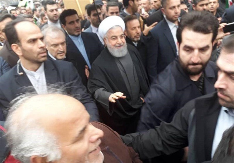 (ویدیو) حضور حسن روحانی در راهپیمایی