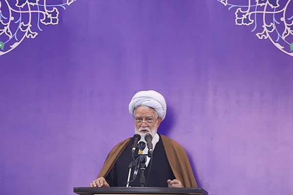 سخنان صریح امام جمعه بندرعباس در حضور روحانی سخنان صریح امام جمعه بندرعباس در حضور روحانی