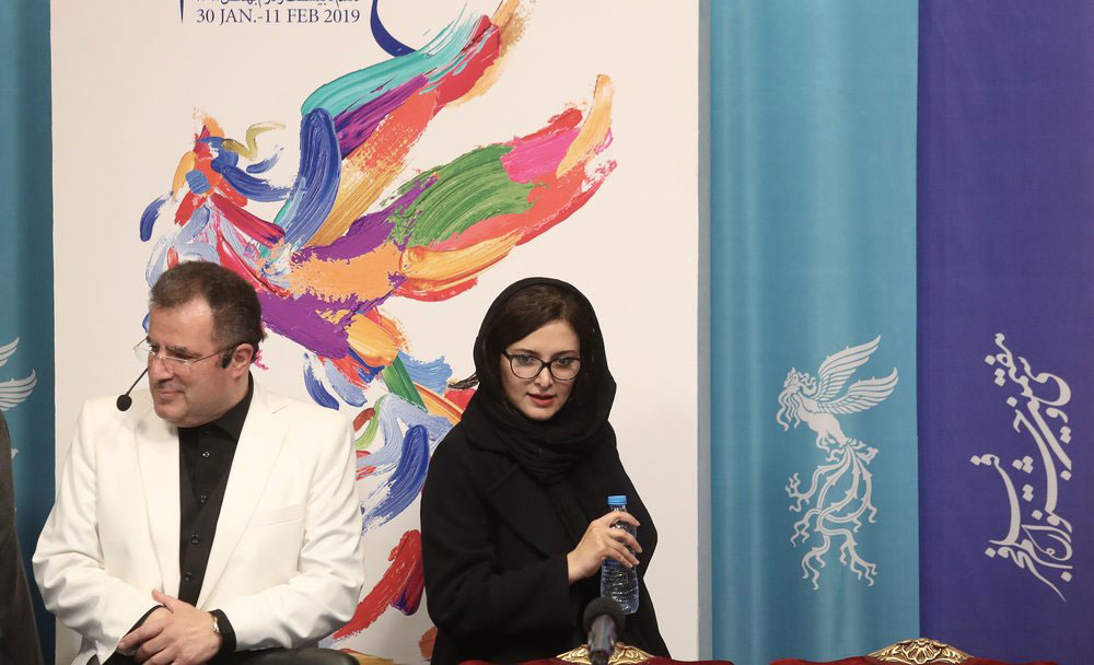 (تصاویر) سکنات خاص خانم بازیگر در اکران (تصاویر) سکنات خاص خانم بازیگر در اکران