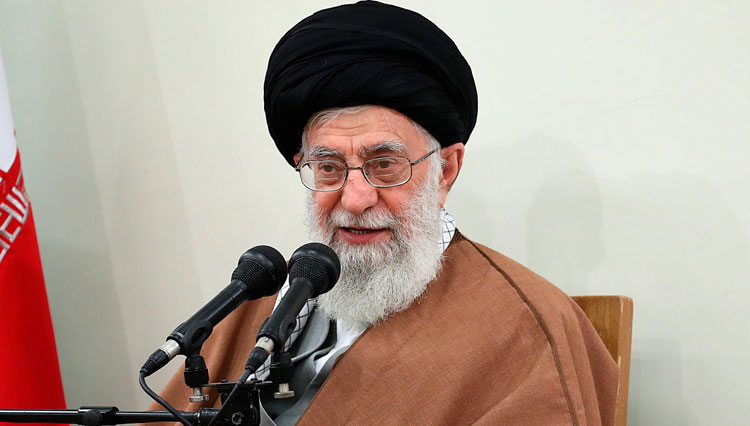 رهبر انقلاب: اقتصاد کشور را به بسته‌ اروپایی موکول نکنید