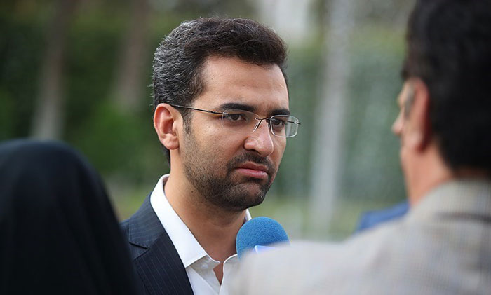 دو روایت از هرج و مرج در بازار گوشی/ آذری جهرمی کدام نهاد ار متهم میکند؟! دو روایت از هرج و مرج در بازار گوشی/ آذری جهرمی کدام نهاد ار متهم میکند؟!