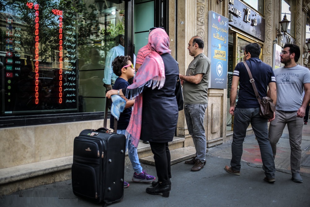 دلار و سکه در نوروز ۹۸ آرام گرفتند دلار و سکه در نوروز ۹۸ آرام گرفتند