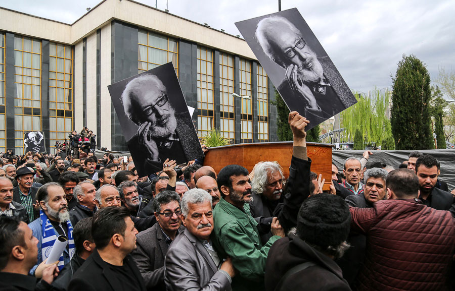 (تصاویر) چهرههای هنری و سیاسی در تشییع جمشید مشایخی (تصاویر) چهرههای هنری و سیاسی در تشییع جمشید مشایخی