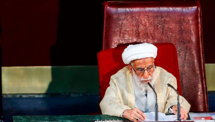 آیت‌الله جنتی: رئیس‌جمهور برنامه‌هایش را برای حل مشکلات کشور اعلام کند