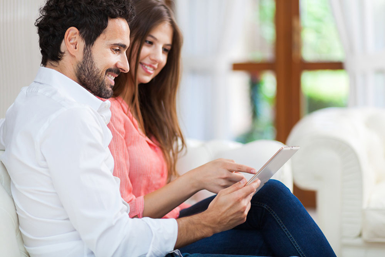 چگونه مرد زندگیمان را عاشق نگه داریم؟ چگونه مرد زندگیمان را عاشق نگه داریم؟