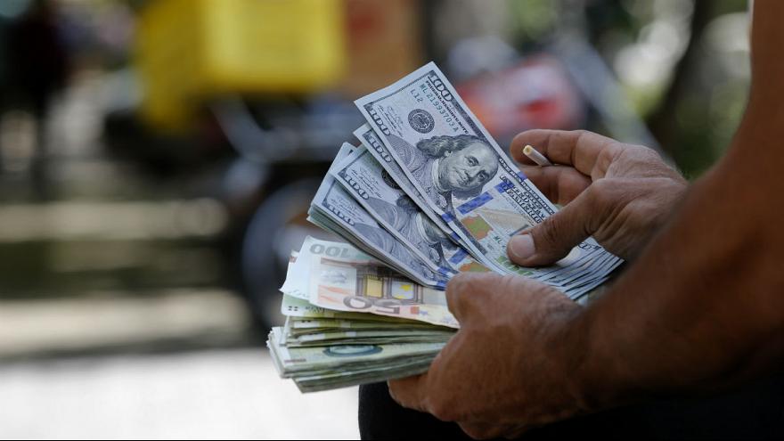 قیمت دلار و یورو؛ امروز سهشنبه ۲۰ فروردین؛ خیز چشمگیر دلار در بازار! قیمت دلار و یورو؛ امروز سهشنبه ۲۰ فروردین؛ خیز چشمگیر دلار در بازار!