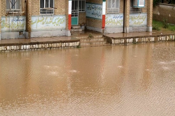 سیل مدارس ۱۰ شهرستان خراسانجنوبی را تعطیل کرد سیل مدارس ۱۰ شهرستان خراسانجنوبی را تعطیل کرد