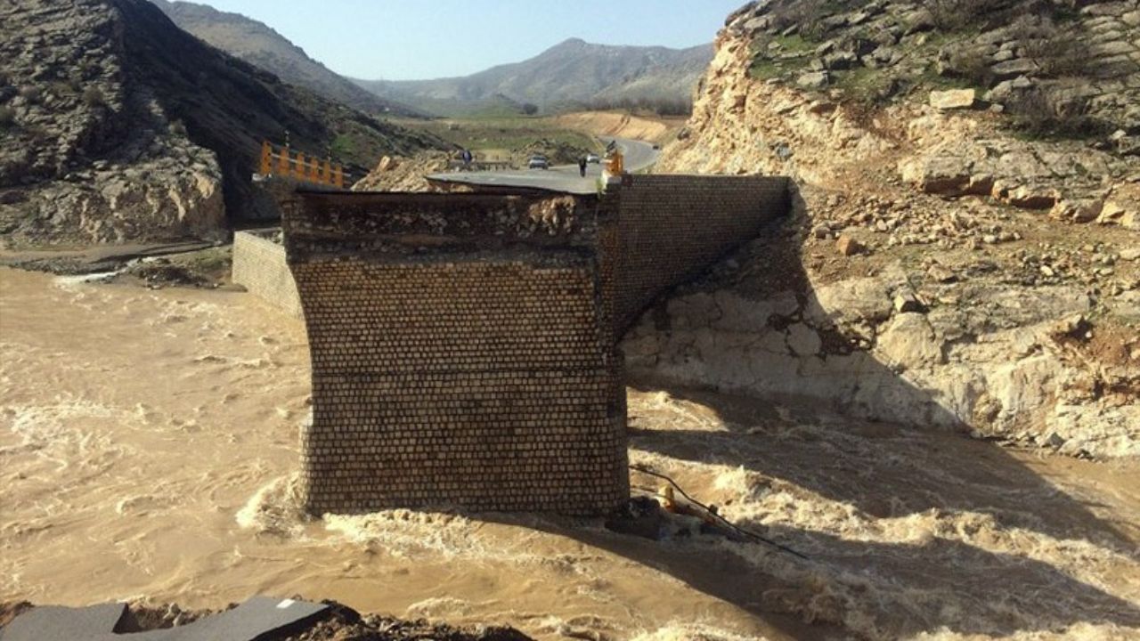 ورود دستگاه قضائی به پرونده نشست پل دوساله ورود دستگاه قضائی به پرونده نشست پل دوساله