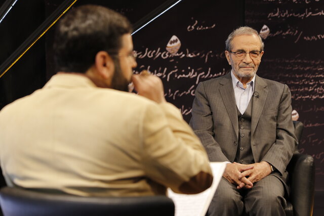 روحانی خیلی دارد زحمت می‌کشد/رهبر انقلاب بر روی کرسی‌های آزاداندیشی تاکید دارند