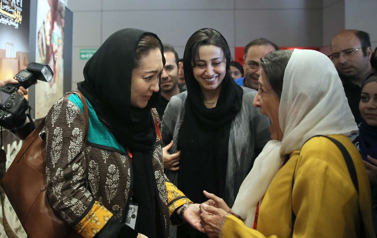 ۱۵ هزار تومان برای سلفی با بازیگران در جشنواره جهانی! ۱۵ هزار تومان برای سلفی با بازیگران در جشنواره جهانی!