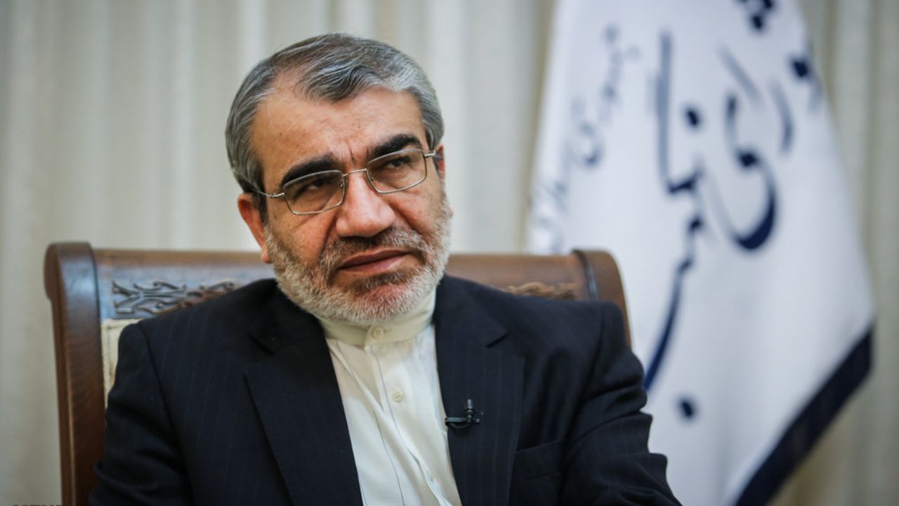 کنایه کدخدایی به یک مشاور که کد عربستان را به ایران داده بود