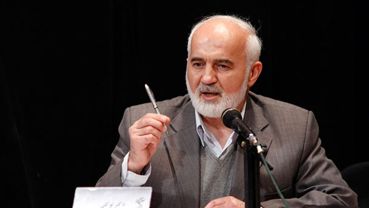 انتقاد تند احمد توکلی از روحانی: او فرافکنی می‌کند