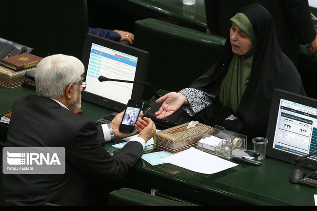 واکنش‌ها به فیلم درگیری پلیس با دختر تهرانی در یک پارک