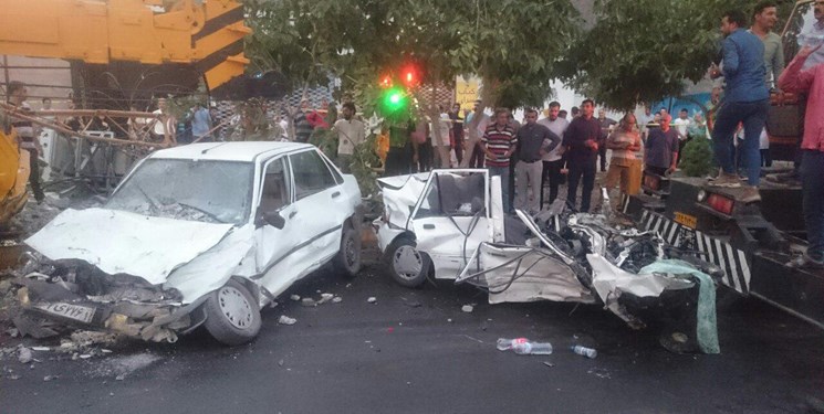 انحراف یک دستگاه جرثقیل در مشهد 9 کشته و مجروح برجا گذاشت