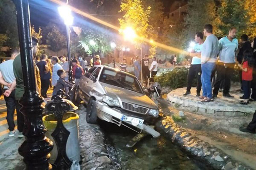 پنج نفر زیر چرخ‌های پراید دیوانه