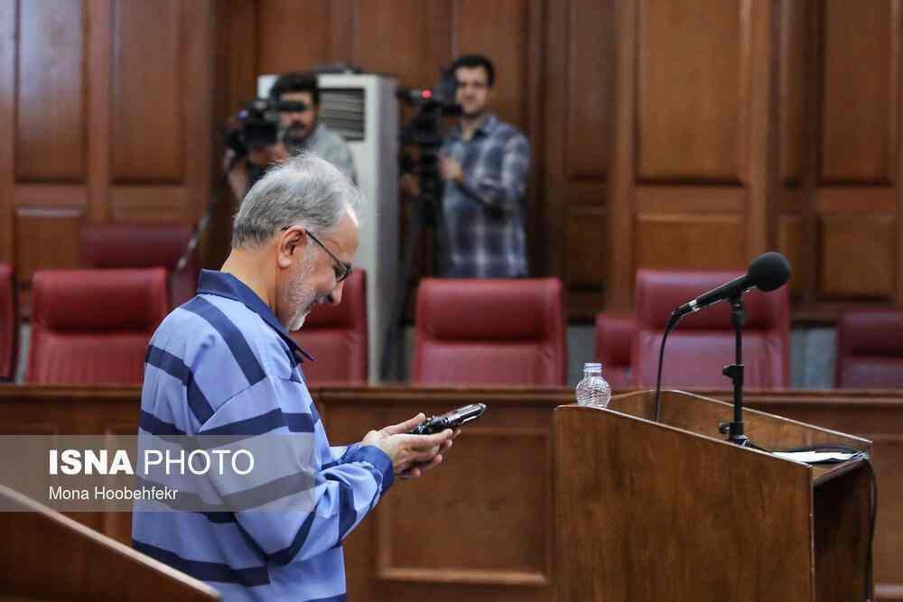 (عکس) علت خنده نجفی در دادگاه (عکس) علت خنده نجفی در دادگاه