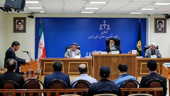 ابهامهای تازه در پرونده اخلال ارزی؛ سالار آقاخانی کیست و کجاست؟ ابهامهای تازه در پرونده اخلال ارزی؛ سالار آقاخانی کیست و کجاست؟