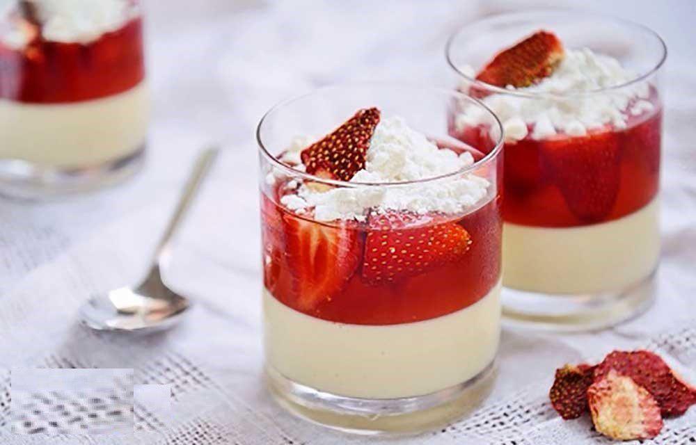 طرز تهیه دسر کرم توت فرنگی خوشمزه و مجلسی طرز تهیه دسر کرم توت فرنگی خوشمزه و مجلسی