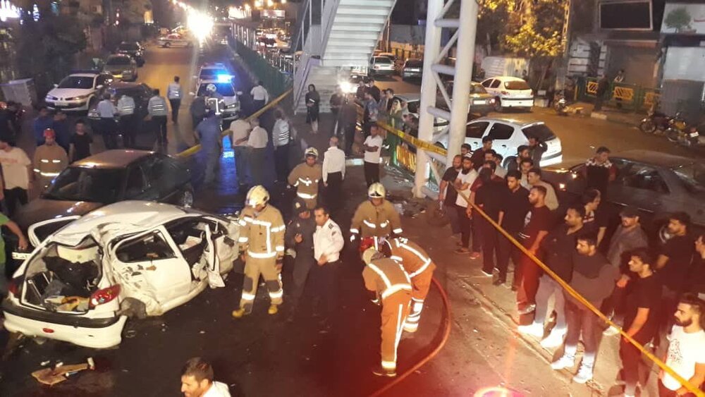 (تصاویر) تصادف مرگبار پژو ۲۰۶ با پرشیا و ۴۰۵ در خیابان رسالت