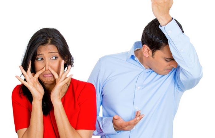 چگونه میتوان از شر بوی نامطبوع لباسها خلاص شد؟ چگونه میتوان از شر بوی نامطبوع لباسها خلاص شد؟