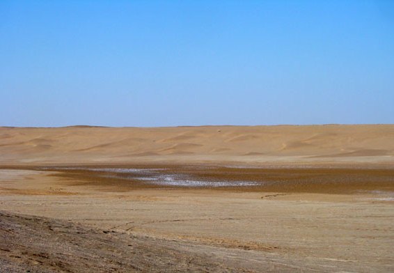 سفر به کویر مصر، روستای زیبای رمل و شب و شتر!