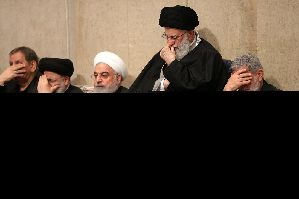 (عکس) سردار قاآنی در کنار رهبر انقلاب در مراسم بزرگداشت شهید سلیمانی (عکس) سردار قاآنی در کنار رهبر انقلاب در مراسم بزرگداشت شهید سلیمانی