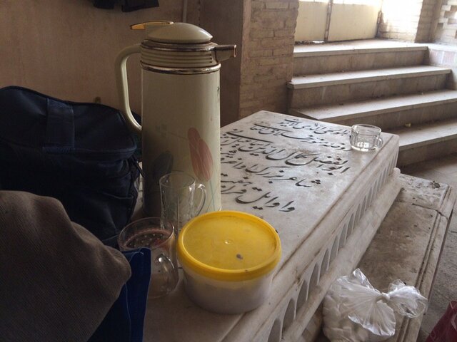(تصاویر) بنای متروکه‌ای که مزار شاعر است!
