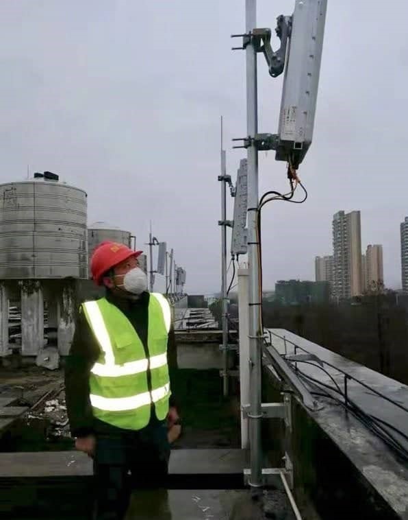 متخصصان فناوری در کنار پزشکان؛ هوآوی با 5G به مبارزه با کرونا میرود متخصصان فناوری در کنار پزشکان؛ هوآوی با 5G به مبارزه با کرونا میرود