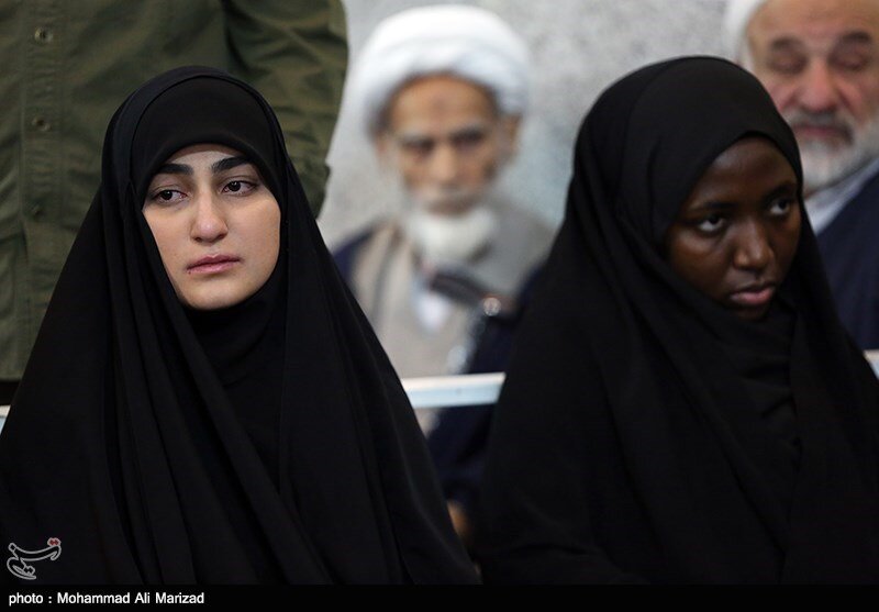 (تصاویر) فرزندان سردار سلیمانی در مراسم اربعین حاج قاسم