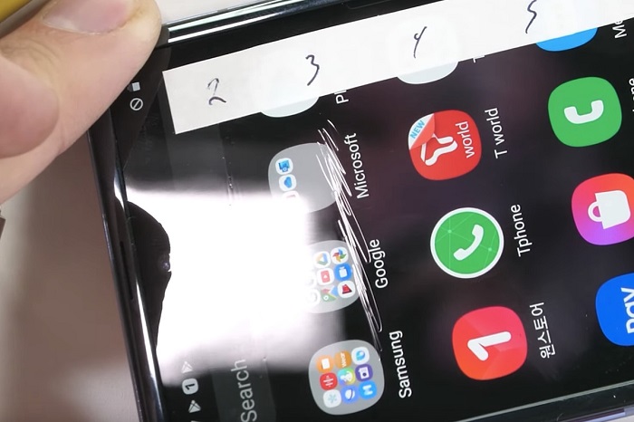 رسوایی در خصوص صفحه نمایش Galaxy Z Flip؟! رسوایی در خصوص صفحه نمایش Galaxy Z Flip؟!