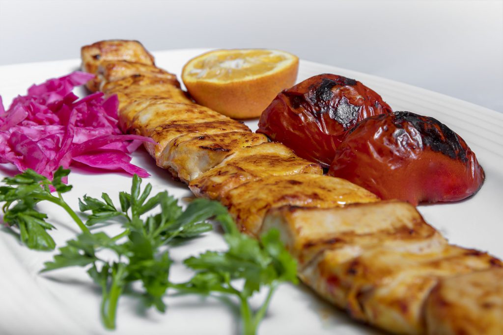 طرز تهیه جوجه کباب رستورانی با ماست طرز تهیه جوجه کباب رستورانی با ماست