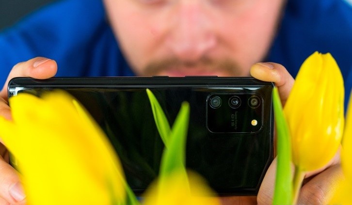 گلکسی اس ۱۰ لایت؛ جدیدترین گوشی کهکشانی سامسونگ با قیمت پایین‌تر، اندازه بزرگتر و قابلیت‌های سطح بالا