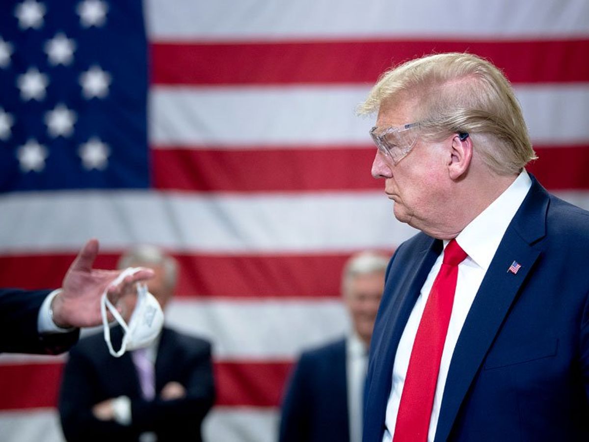 کاخ سفید در محاصره کرونا