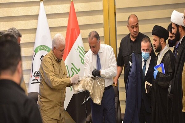(تصاویر) الکاظمی یونیفرم حشدشعبی بر تن کرد