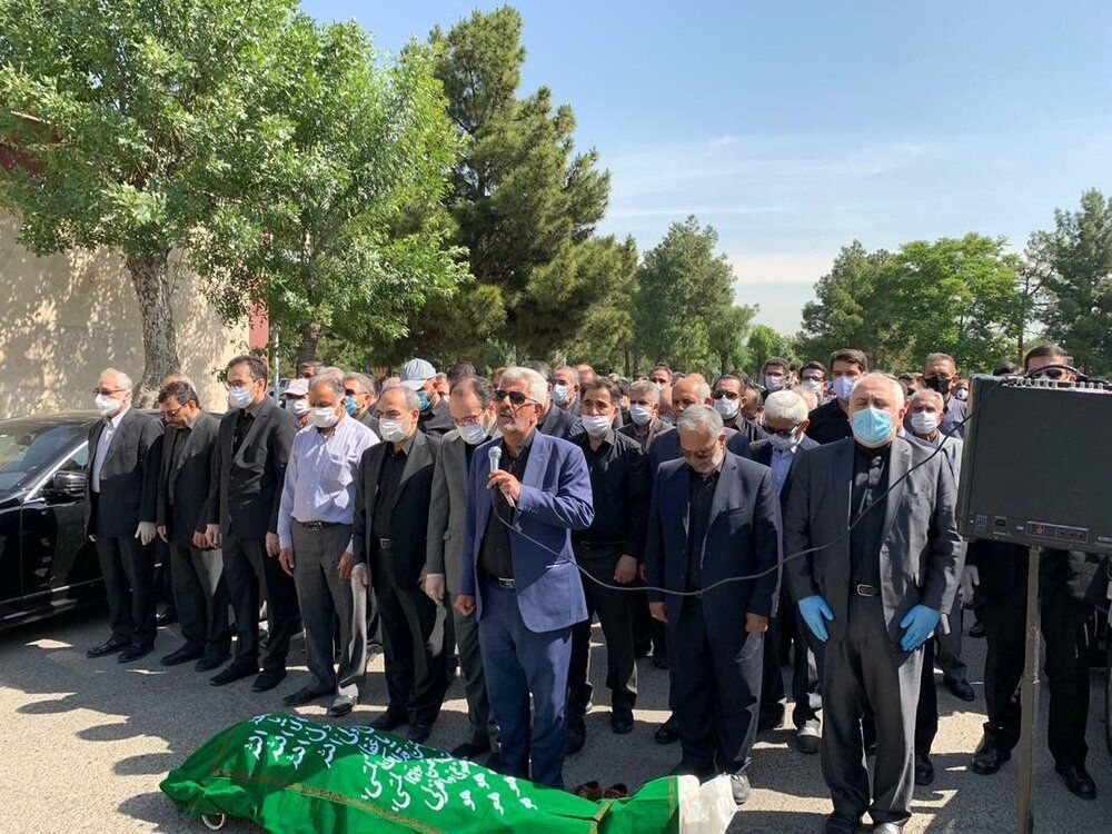 (عکس) حضور ظریف در مراسم تشییع کاظم‌پور اردبیلی