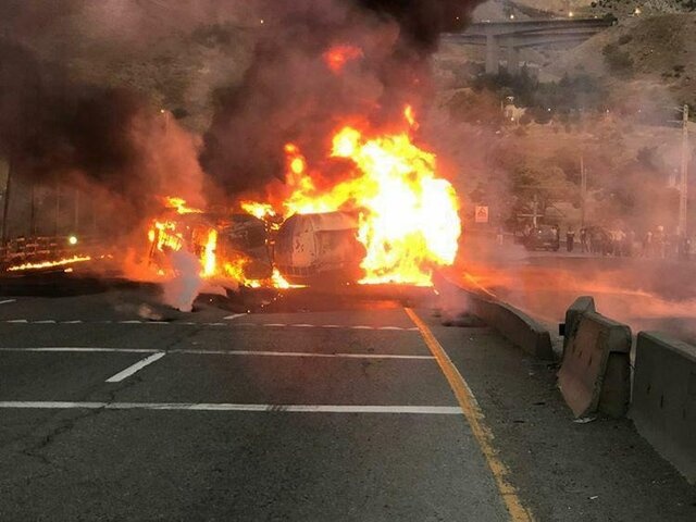 (تصاویر) جزئیات حادثه واژگونی تانکر حامل سوخت در جاجرود