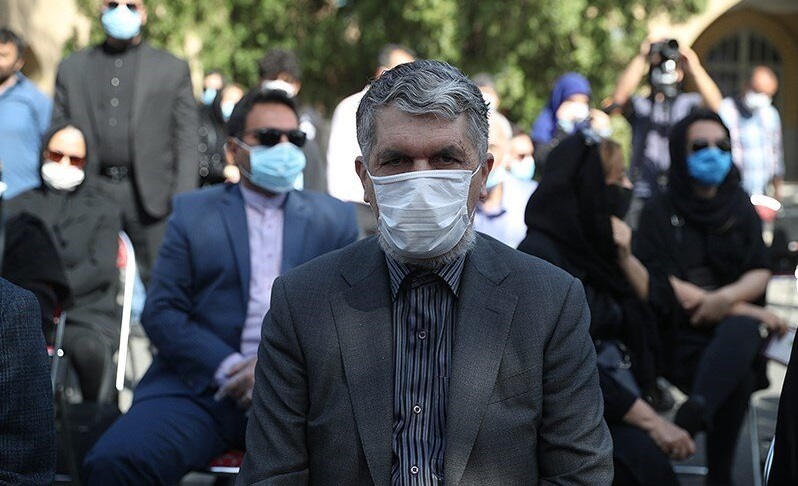 (تصاویر) متن و حاشیه مراسم تشییع و خاکسپاری محمد علی کشاورز؛ چه کسانی برای وداع با استاد کشاورز آمدند؟
