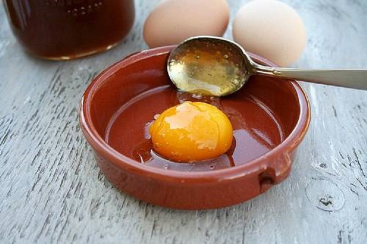 چگونه می‌توان عسل طبیعی را تشخیص داد؟