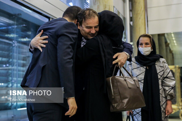 پزشک ایرانی زندانی در آمریکا به کشور بازگشت