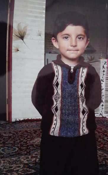 (عکس) قتل ژیار ۵ ساله در جوانرود؛ نامادری سنگدل پسرک را با چاقو کُشت!