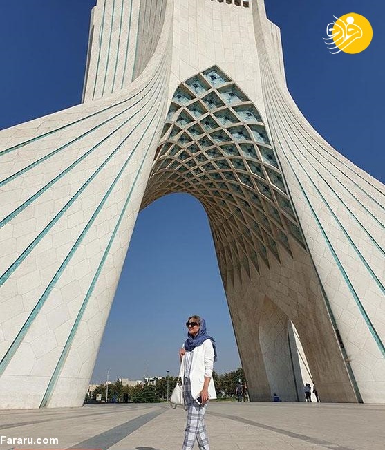 (تصاویر) هولیا دیکن بازیگر زن ترک در ایران؛ تمجید هولی دیکن از ایرانی زیر برج آزادی