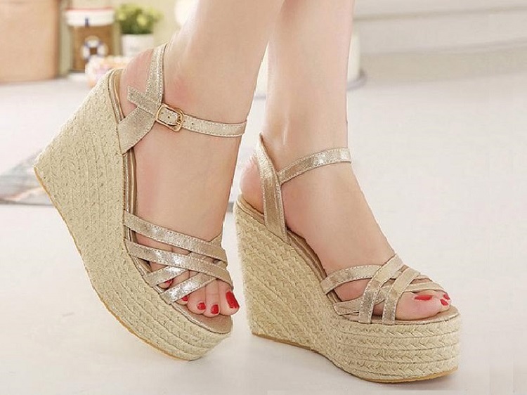 کفش پاشنه بلند لژدار چگونه یک کفش پاشنه بلند مناسب بخریم؟