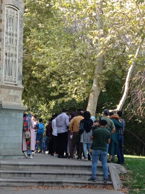 اینجا تجمع آزاد است، راحت باشید!