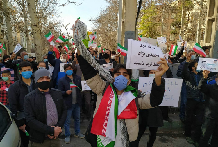 (ویدئو) تجمع در نارمک و دعوت انتخاباتی از احمدی‌نژاد