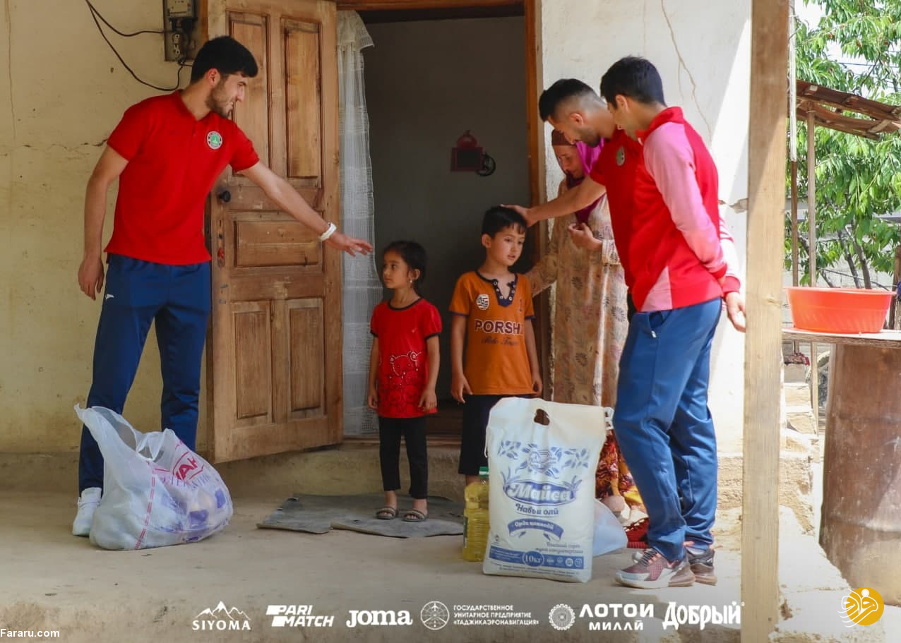 (عکس) اقدام خیرخواهانه بازیکنان استقلال