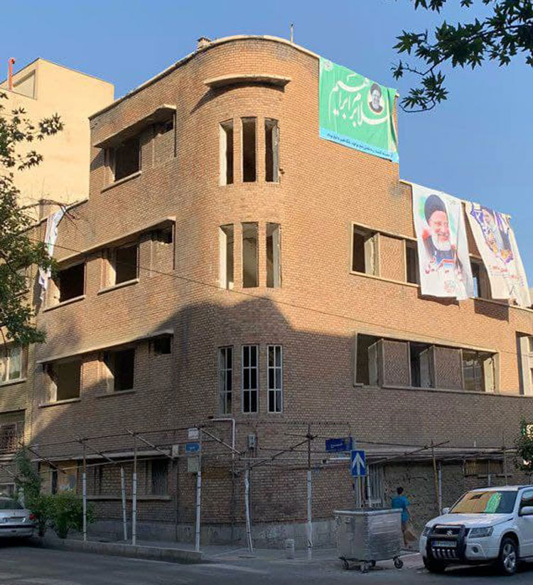 (تصویر) خانه احمد شاملو ستاد رئیسی شد؟