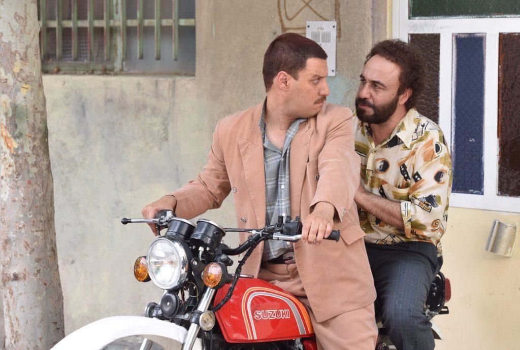 تصویری از جواد عزتی در نقشی متفاوت در هزارپا