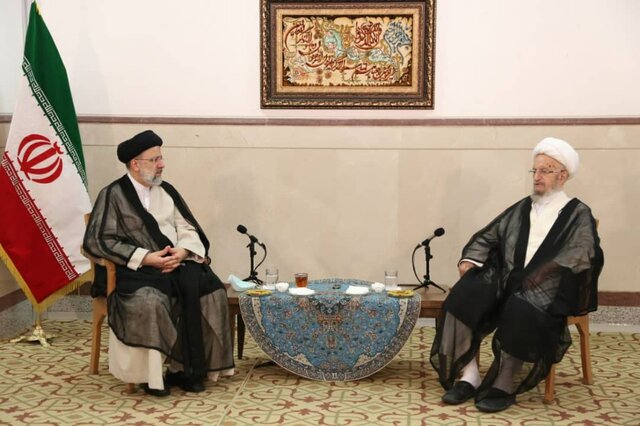 دیدار رئیسی با تعدادی از مراجع تقلید در قم
